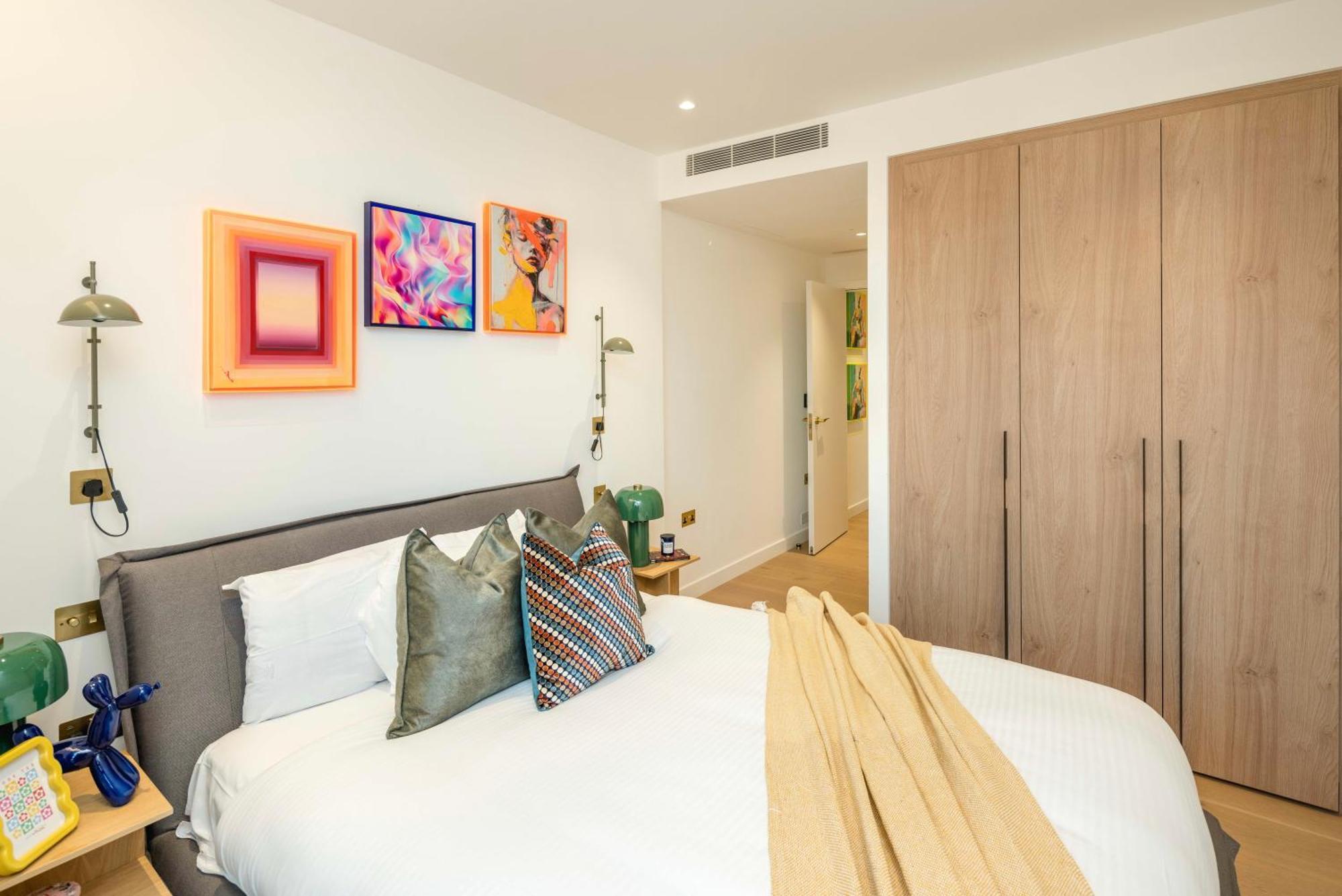 Concept In With Facilities * Londres