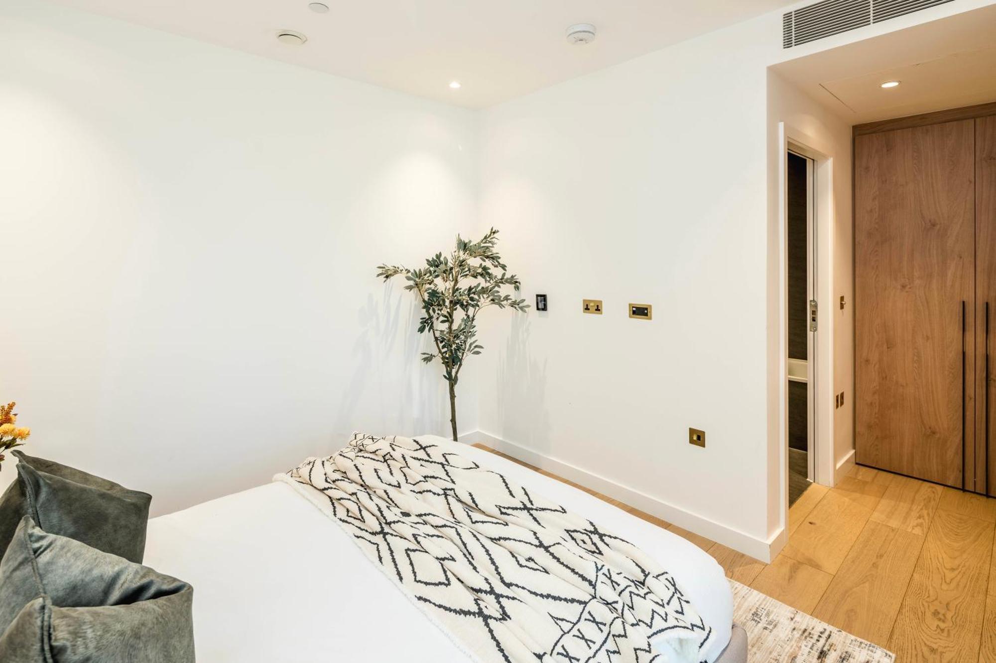 Concept In With Facilities * Londres